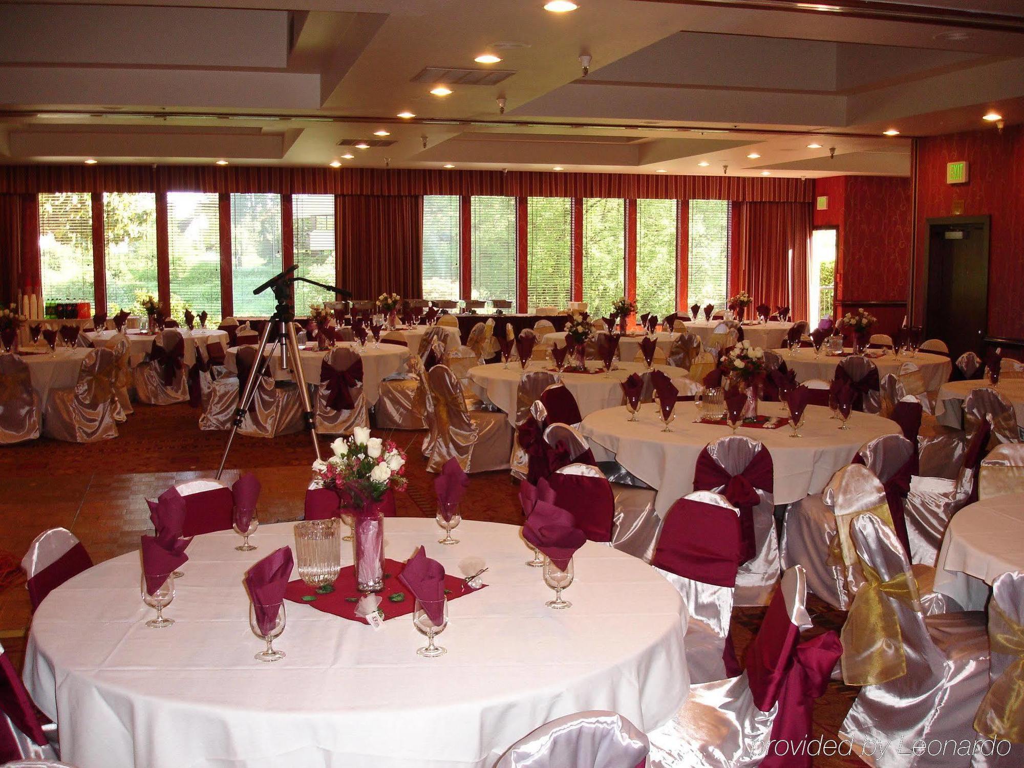 รามาดา บาย วินด์แฮม ทักวิลา เซาท์เซ็นเตอร์ Hotel ทัควิลา ร้านอาหาร รูปภาพ